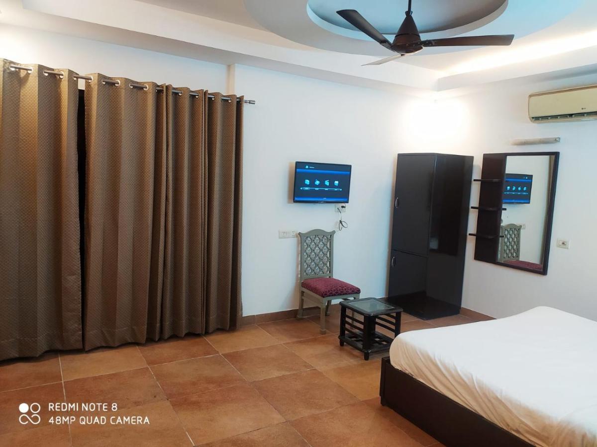 Hotel Delhi Airport Plaza Igi Airport Yeni Delhi Dış mekan fotoğraf