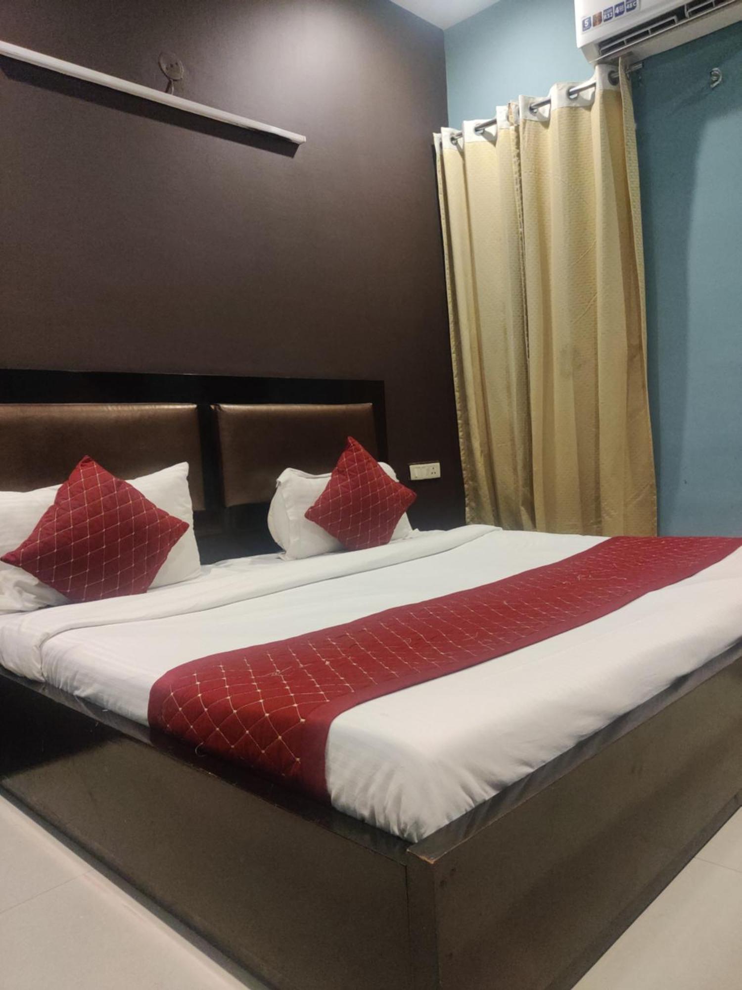 Hotel Delhi Airport Plaza Igi Airport Yeni Delhi Dış mekan fotoğraf