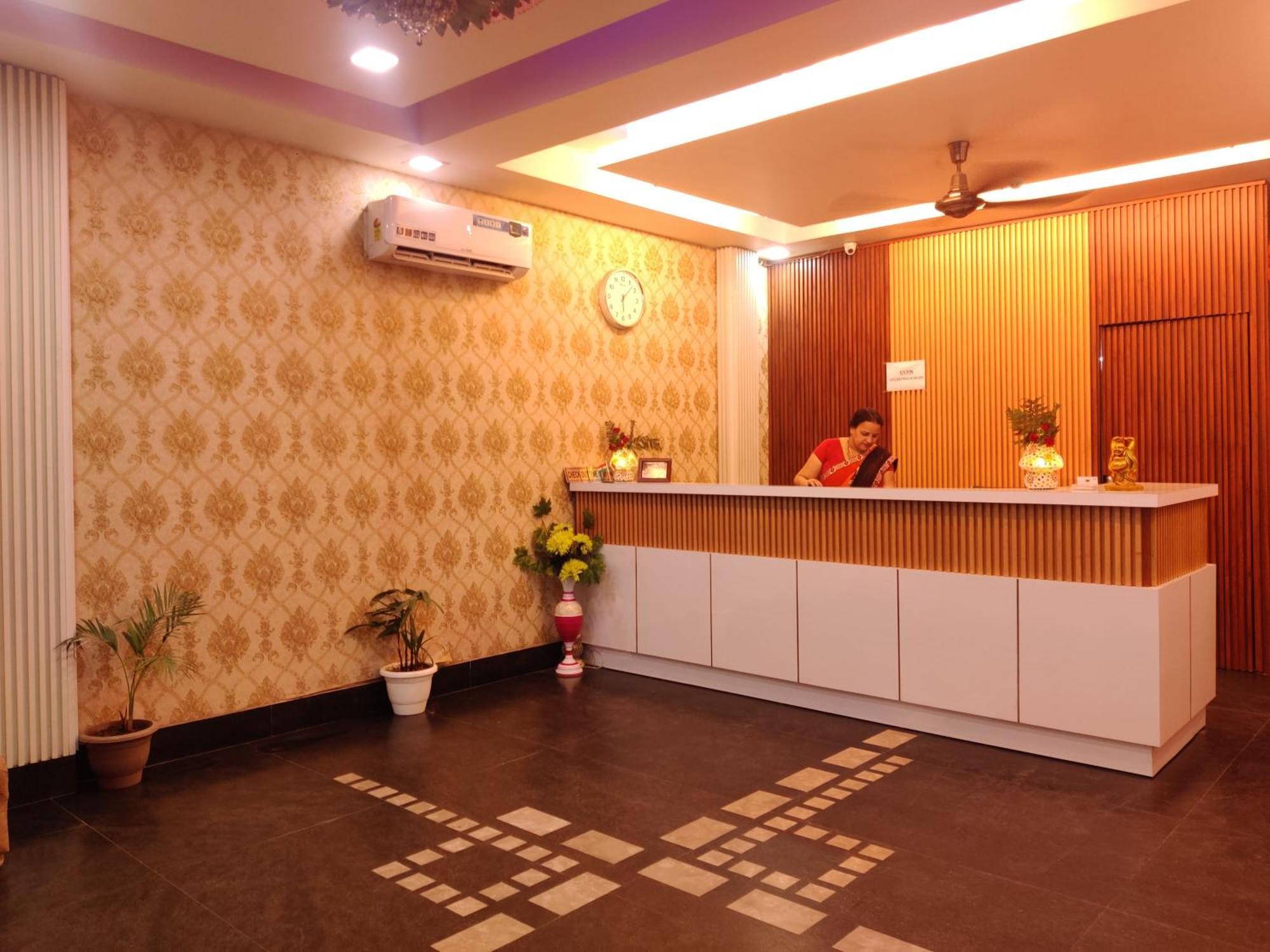 Hotel Delhi Airport Plaza Igi Airport Yeni Delhi Dış mekan fotoğraf