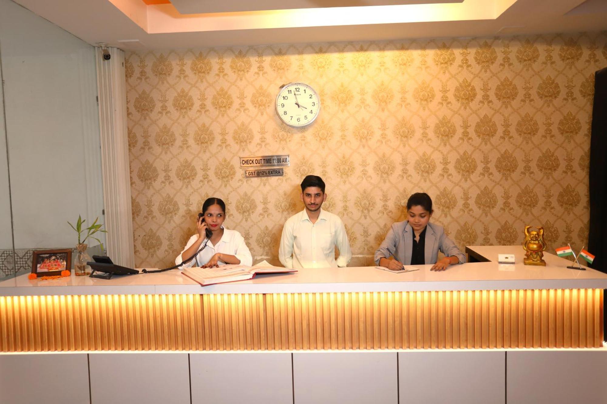 Hotel Delhi Airport Plaza Igi Airport Yeni Delhi Dış mekan fotoğraf